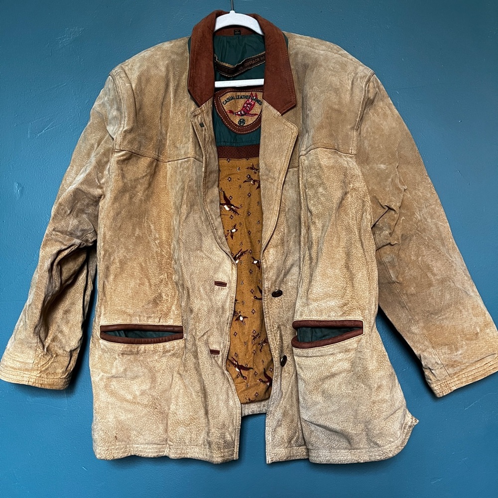 Outback Women’s Tan Suede Games Jacket with Brown trim, duck print lined, sz L